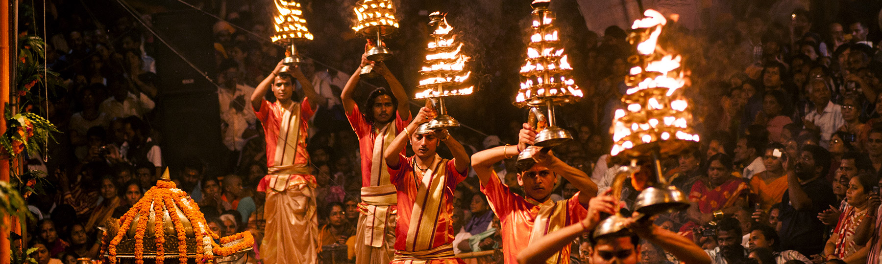 Ganga Aarti Varanasi india tour - GeTS Holidays