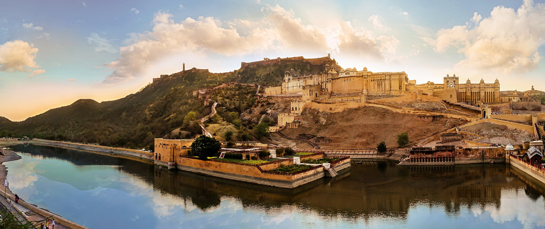 Amer Fort with Lake Side View