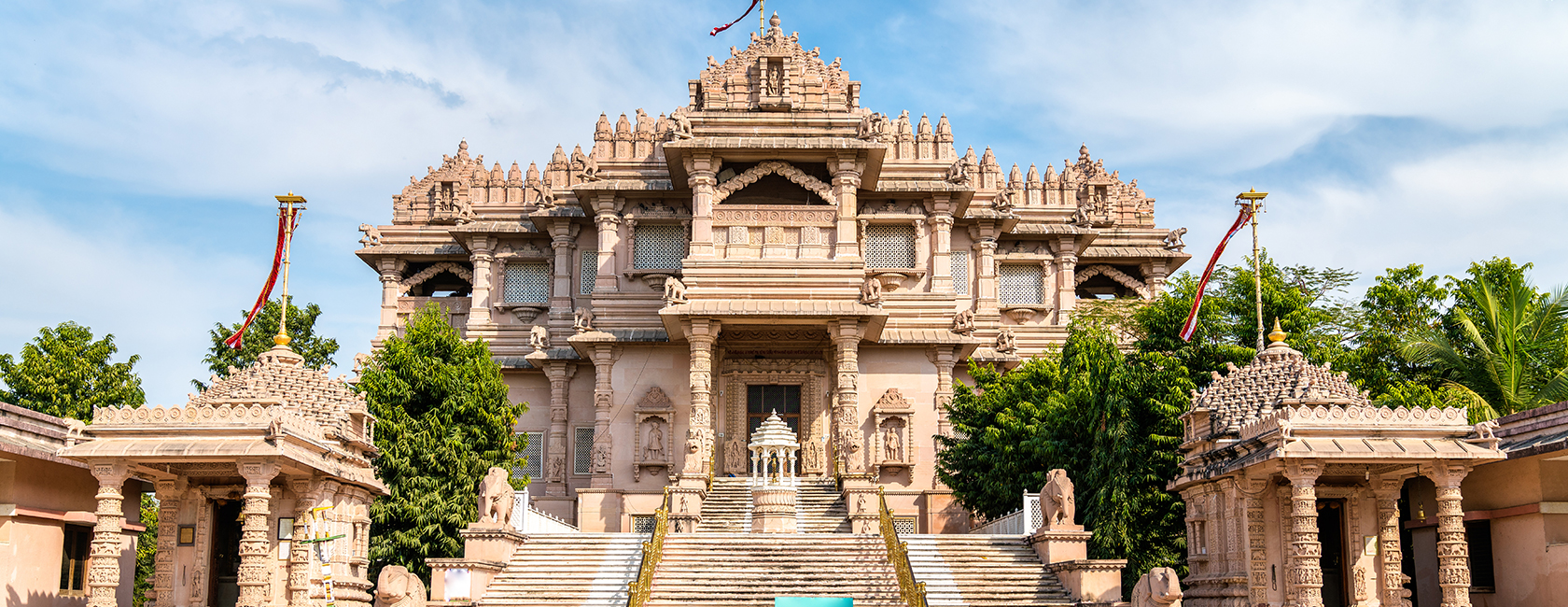 Gujarat with Temples, Lions and Beaches