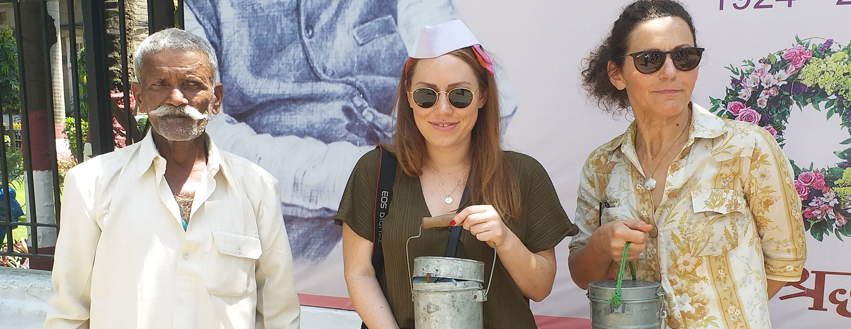 Morning Life of Mumbai's Dabbawalas and Dhobis Tour