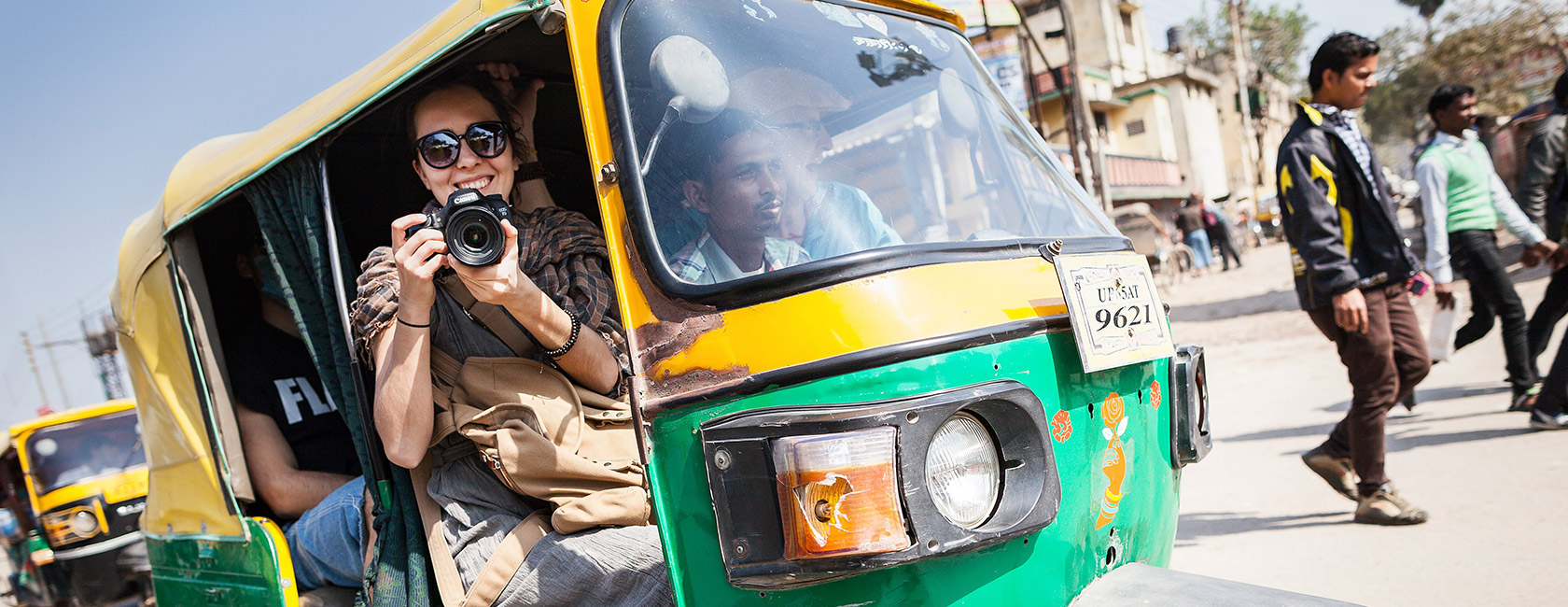 Delhi Tour : Ancient Hindu Temple & Bangla Sahib with Guide & Tuk Tuk Ride